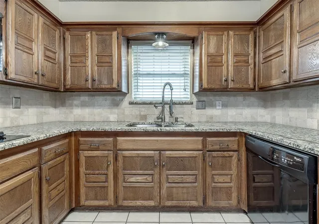 Photo 1 of Single family home for sale at 608 Kings Dr, Moore, OK 73160 | MLS# 1255658 | Listing updated on 2026-10-28