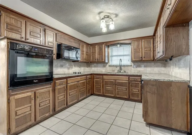 Photo 2 of Single family home for sale at 608 Kings Dr, Moore, OK 73160 | MLS# 1255658 | Listing updated on 2026-10-28