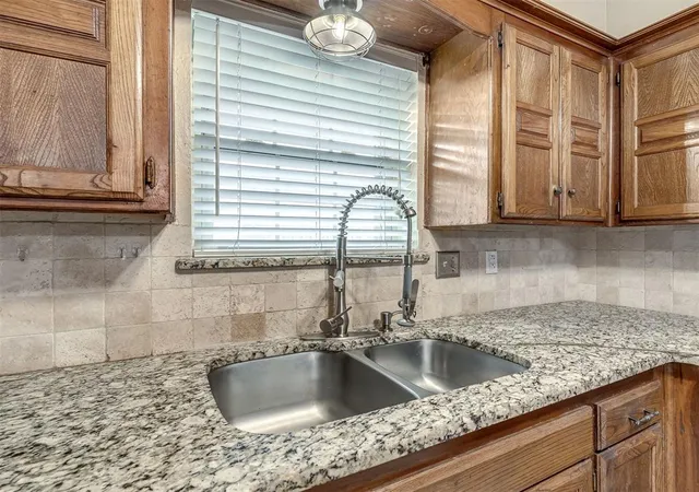 Photo 4 of Single family home for sale at 608 Kings Dr, Moore, OK 73160 | MLS# 1255658 | Listing updated on 2026-10-28