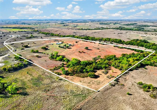 Photo 2 of Single family home for sale at 10541 N 2000 Road, Elk City, OK 73644 | MLS# 1255665 | Listing updated on 2026-10-29