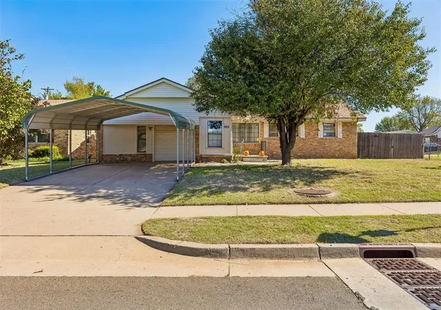 Photo 2 of Single family home for sale at 4800 N Ann Arbor Ave, Warr Acres, OK 73122 | MLS# 1255669 | Listing updated on 2026-10-30