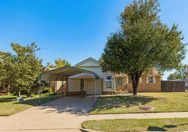 Photo 4 of Single family home for sale at 4800 N Ann Arbor Ave, Warr Acres, OK 73122 | MLS# 1255669 | Listing updated on 2026-10-30