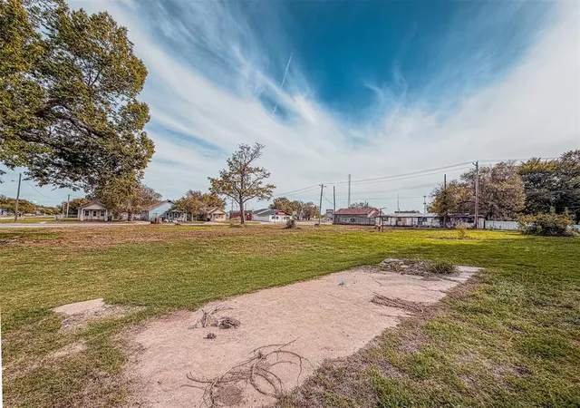 Photo 3 of Land for sale at 320 N 1st Street, Anadarko, OK 73005 | MLS# 1255671 | Listing updated on 2026-10-28