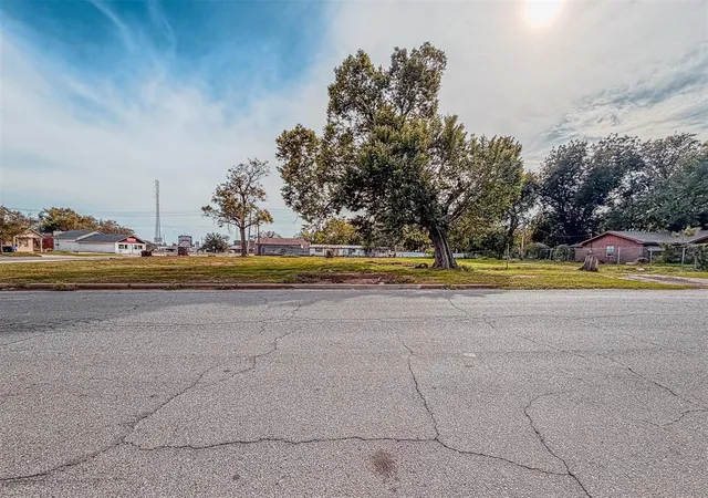 Photo 4 of Land for sale at 320 N 1st Street, Anadarko, OK 73005 | MLS# 1255671 | Listing updated on 2026-10-28