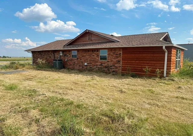 Photo 3 of Single family home for sale at 1898 N Highway 81, Chickasha, OK 73018 | MLS# 1255673 | Listing updated on 2026-10-28