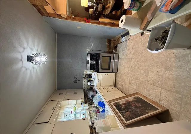 Photo 2 of Single family home for sale at 115 E Pulaski St, Shawnee, OK 74804 | MLS# 1255689 | Listing updated on 2026-10-29