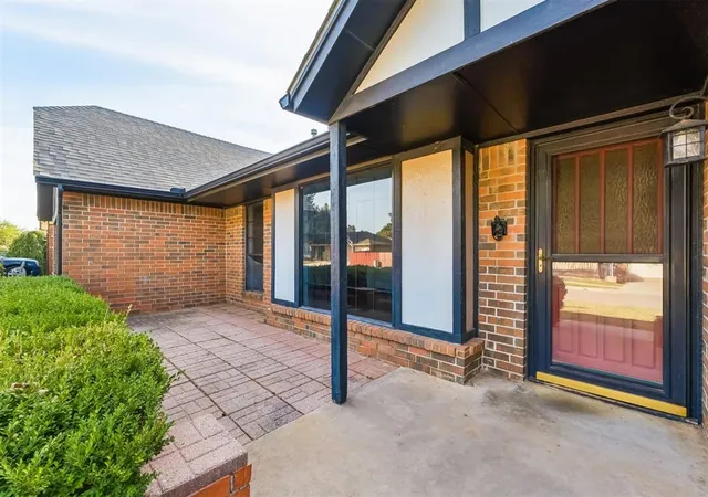 Photo 4 of Single family home for sale at 10417 Falcon Pl, Oklahoma City, OK 73162 | MLS# 1255696 | Listing updated on 2026-10-28