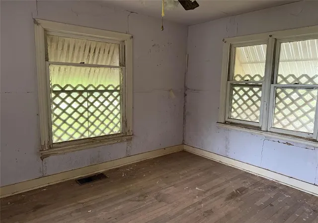Photo 3 of Single family home for sale at 409 S Navajoe St, Altus, OK 73522 | MLS# 1255723 | Listing updated on 2026-10-28