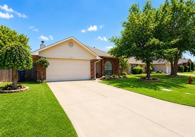 Single family home for sale at 7200 NW 102nd Street, Oklahoma City, OK 73162 | MLS# 1255737