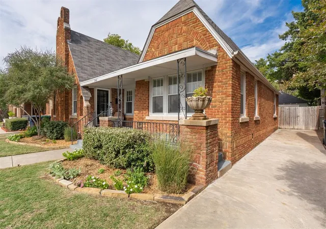 Photo 3 of Single family home for sale at 1141 Nw 36th Street, Oklahoma City, OK 73118 | MLS# 1255738 | Listing updated on 2026-10-28