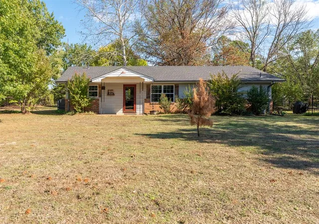 Single family home for sale at 103130 S 3560 Road, Prague, OK 74864 | MLS# 1255743