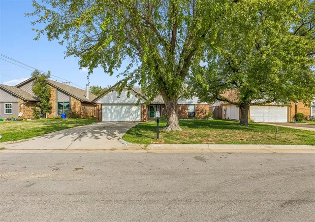 Photo 3 of Single family home for sale at 8417 Nw 110th Terrace, Oklahoma City, OK 73162 | MLS# 1255752 | Listing updated on 2026-10-29