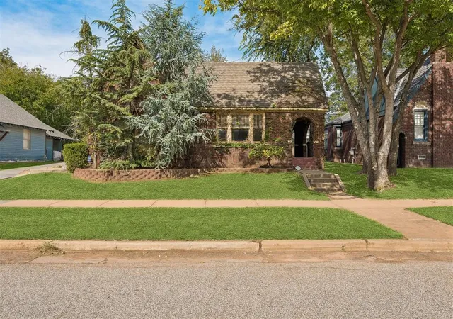 Single family home for sale at 809 NW 25th Street, Oklahoma City, OK 73106 | MLS# 1255770