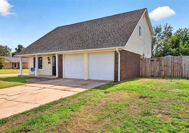 Photo 3 of Single family home for sale at 8500 NW 90th Street, Oklahoma City, OK 73132 | MLS# 1255791 | Listing updated on 2026-10-29
