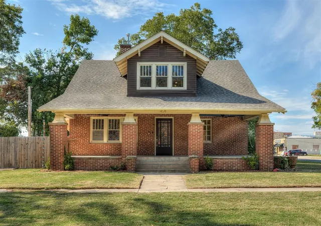 Photo 2 of Single family home for sale at 430 E Comanche St, Norman, OK 73071 | MLS# 1255794 | Listing updated on 2026-10-28