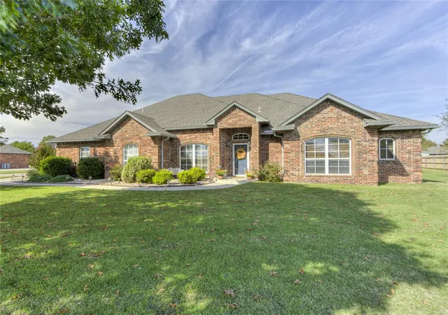Single family home for sale at 4307 Nugget Ln, Tuttle, OK 73089 | MLS# 1255798