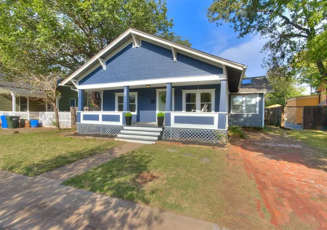 Photo 1 of Single family home for sale at 207 E Daws St, Norman, OK 73069 | MLS# 1255800 | Listing updated on 2026-10-29