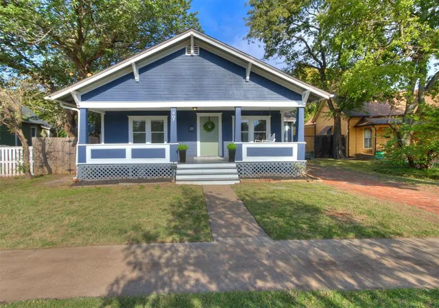 Photo 3 of Single family home for sale at 207 E Daws St, Norman, OK 73069 | MLS# 1255800 | Listing updated on 2026-10-29