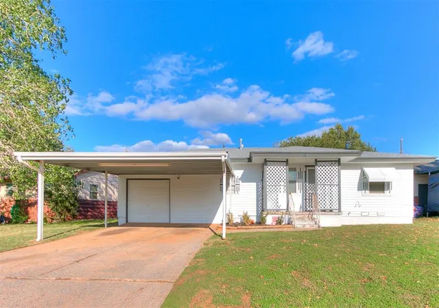 Multi family home for sale at 1513 Dianna Dr, Yukon, OK 73099 | MLS# 1255802