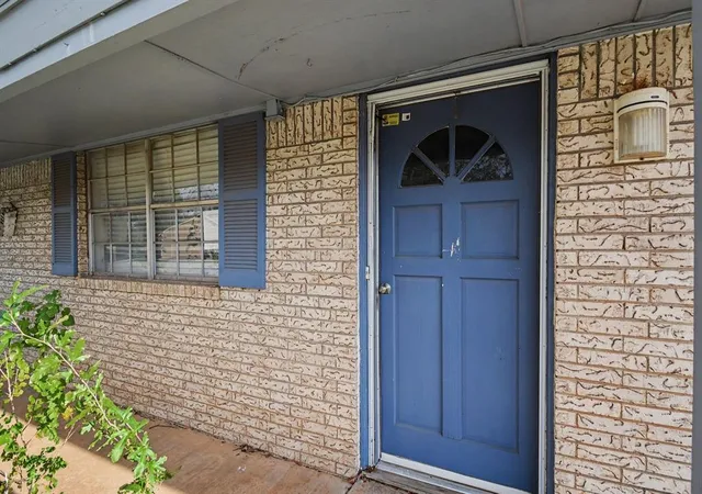 Photo 2 of Single family home for sale at 6905 Greenway Dr, Oklahoma City, OK 73132 | MLS# 1255820 | Listing updated on 2026-10-29
