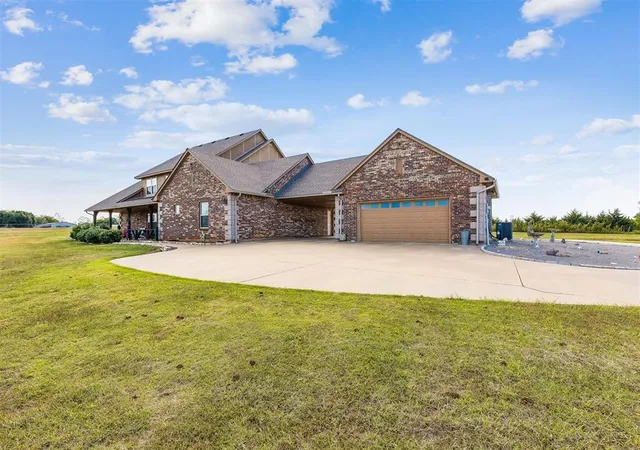 Photo 1 of Single family home for sale at 4530 Ranchero Dr, Edmond, OK 73025 | MLS# 1255823 | Listing updated on 2026-10-28