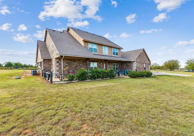 Photo 2 of Single family home for sale at 4530 Ranchero Dr, Edmond, OK 73025 | MLS# 1255823 | Listing updated on 2026-10-28