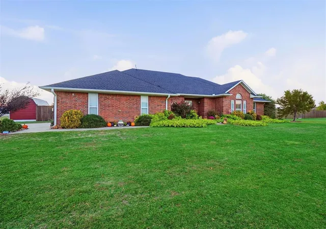 Photo 2 of Single family home for sale at 37 Freedom Cir, Altus, OK 73521 | MLS# 1255828 | Listing updated on 2026-10-29
