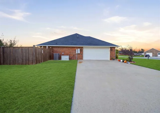 Photo 3 of Single family home for sale at 37 Freedom Cir, Altus, OK 73521 | MLS# 1255828 | Listing updated on 2026-10-29