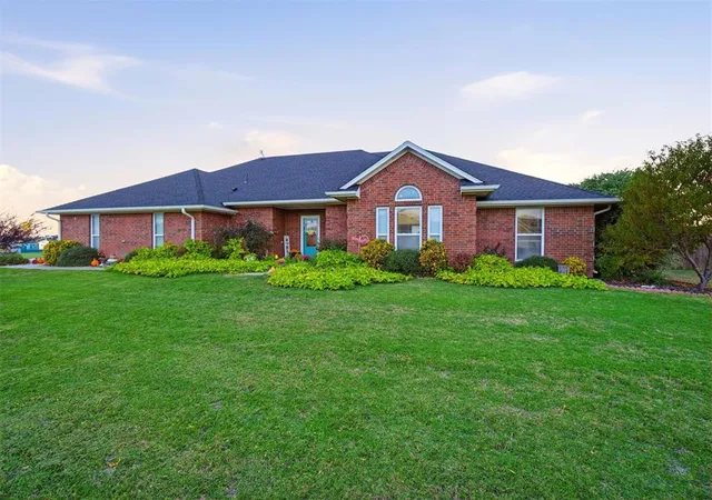 Photo 3 of Single family home for sale at 37 Freedom Cir, Altus, OK 73521 | MLS# 1255828 | Listing updated on 2026-10-29