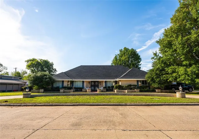 Photo 1 of Single family home for sale at 110 Rennie Rd, Pauls Valley, OK 73075 | MLS# 1255839 | Listing updated on 2026-10-29