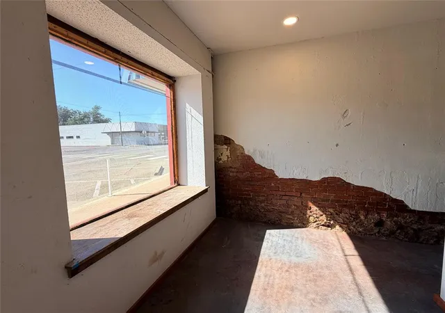 Photo 1 of Multi family home for sale at 620 W Carl Hubbell Blvd, Meeker, OK 74855 | MLS# 1255844 | Listing updated on 2026-10-29
