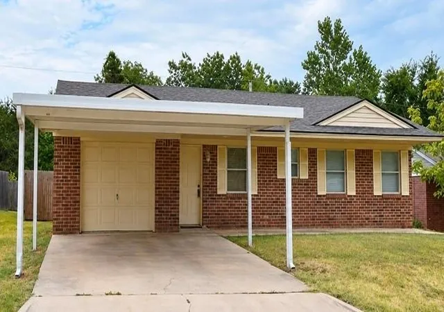 Photo 1 of Sale Pending at 1505 Fieldstone Ln, Tecumseh, OK 74873 | MLS# 1255845 | Listing updated on 2026-10-29