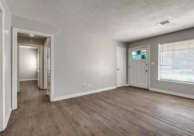 Photo 3 of Single family home for sale at 2009 Andover Ct, Oklahoma City, OK 73120 | MLS# 1255847 | Listing updated on 2026-10-29