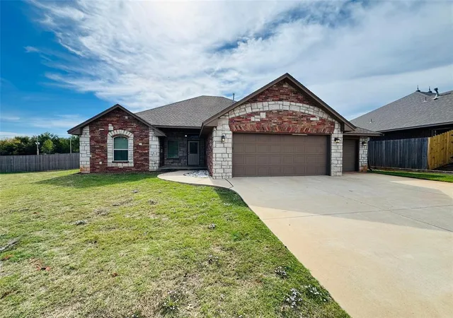 Single family home for sale at 3412 Valley Holw, Norman, OK 73071 | MLS# 1255851