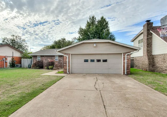 Photo 2 of Single family home for sale at 309 S Bouziden Dr, Moore, OK 73160 | MLS# 1255855 | Listing updated on 2026-10-30