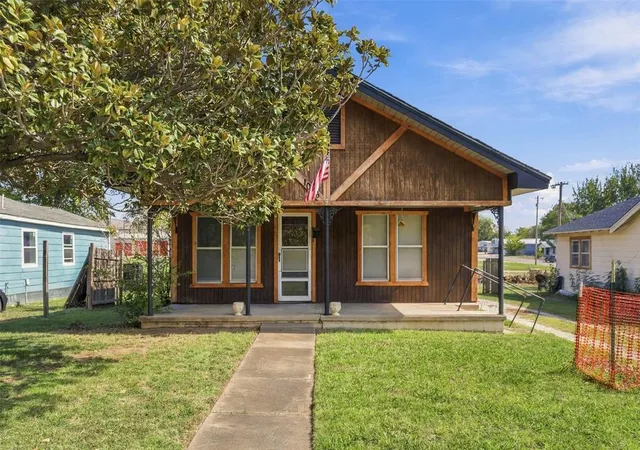 Photo 1 of Single family home for sale at 1006 Coolidge St, Seminole, OK 74868 | MLS# 1255858 | Listing updated on 2026-10-29