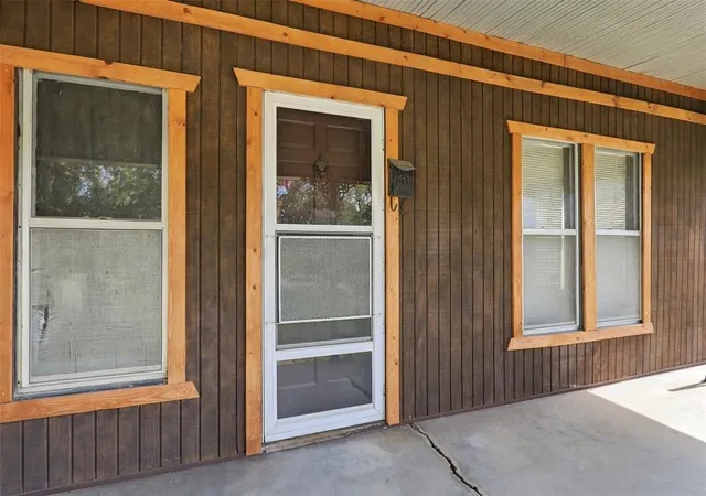 Photo 2 of Single family home for sale at 1006 Coolidge St, Seminole, OK 74868 | MLS# 1255858 | Listing updated on 2026-10-29