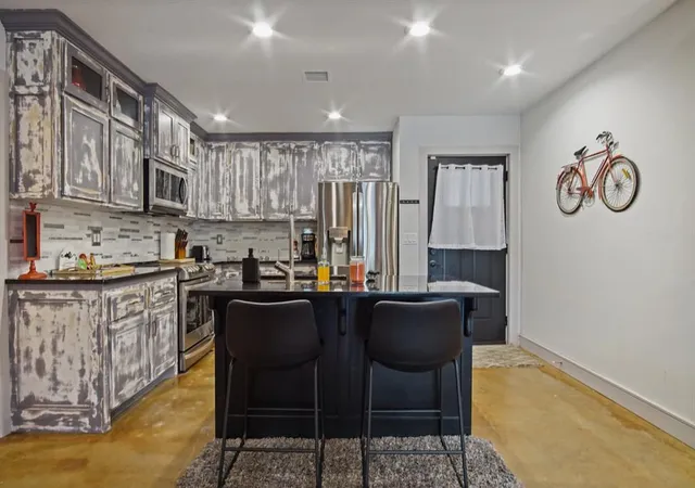 Photo 3 of Condo for sale at 901 NW 7th Street #105, Oklahoma City, OK 73106 | MLS# 1255864 | Listing updated on 2026-10-29
