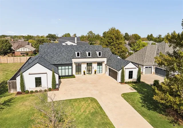 Photo 3 of Single family home for sale at 2525 Somerset Pl, Oklahoma City, OK 73116 | MLS# 1255867 | Listing updated on 2026-10-29