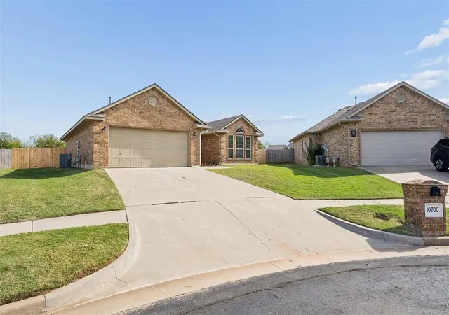 Photo 3 of Single family home for sale at 10700 Cheshire Ct, Yukon, OK 73099 | MLS# 1255875 | Listing updated on 2026-10-30