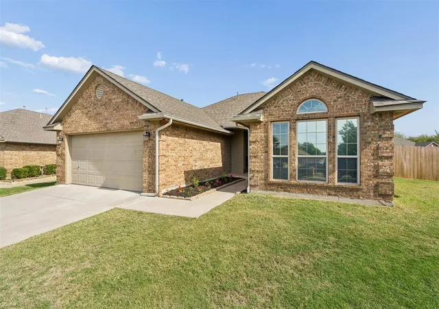 Photo 4 of Single family home for sale at 10700 Cheshire Ct, Yukon, OK 73099 | MLS# 1255875 | Listing updated on 2026-10-30