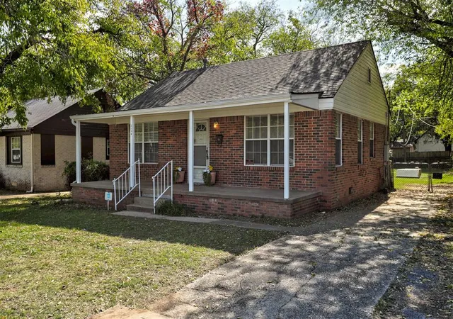 Photo 3 of Single family home for sale at 2134 NW 32nd Street, Oklahoma City, OK 73112 | MLS# 1255876 | Listing updated on 2026-10-29