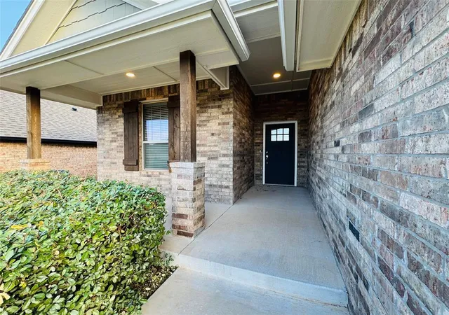 Photo 3 of Single family home for sale at 9225 NW 89th Street, Yukon, OK 73099 | MLS# 1255877 | Listing updated on 2026-10-29