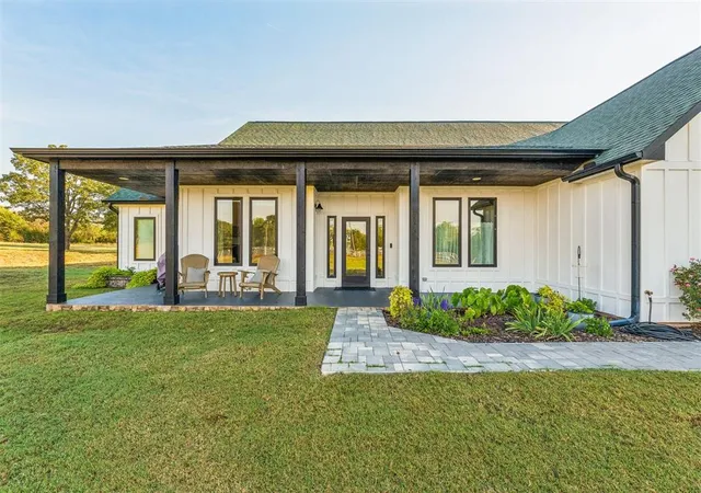 Photo 3 of Single family home for sale at 12501 NE 220th Street, Arcadia, OK 73007 | MLS# 1255881 | Listing updated on 2026-10-29