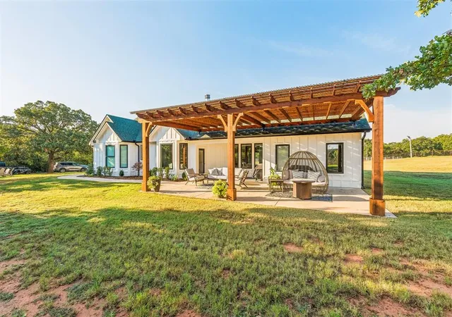 Photo 4 of Single family home for sale at 12501 NE 220th Street, Arcadia, OK 73007 | MLS# 1255881 | Listing updated on 2026-10-29