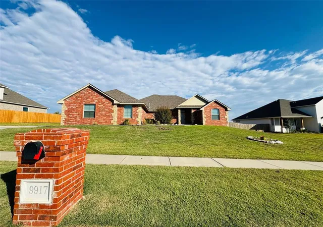 Single family home for sale at 9917 NW 98th Street, Yukon, OK 73099 | MLS# 1255885