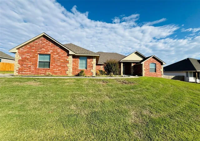 Photo 2 of Single family home for sale at 9917 NW 98th Street, Yukon, OK 73099 | MLS# 1255885 | Listing updated on 2026-10-29