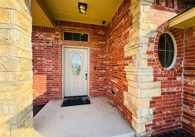 Photo 3 of Single family home for sale at 9917 NW 98th Street, Yukon, OK 73099 | MLS# 1255885 | Listing updated on 2026-10-29