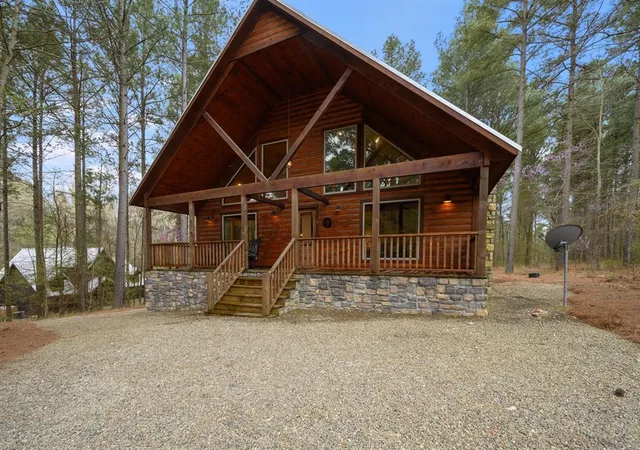 Photo 2 of Single family home for sale at 440 W Lukfata Trl Rd, Broken Bow, OK 74728 | MLS# 1255889 | Listing updated on 2026-10-28