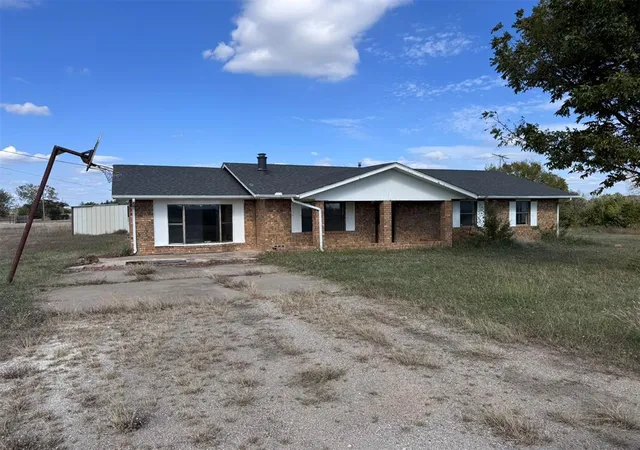 Photo 1 of Single family home for sale at 352160 E 1050 Road, Prague, OK 74864 | MLS# 1255895 | Listing updated on 2026-10-28